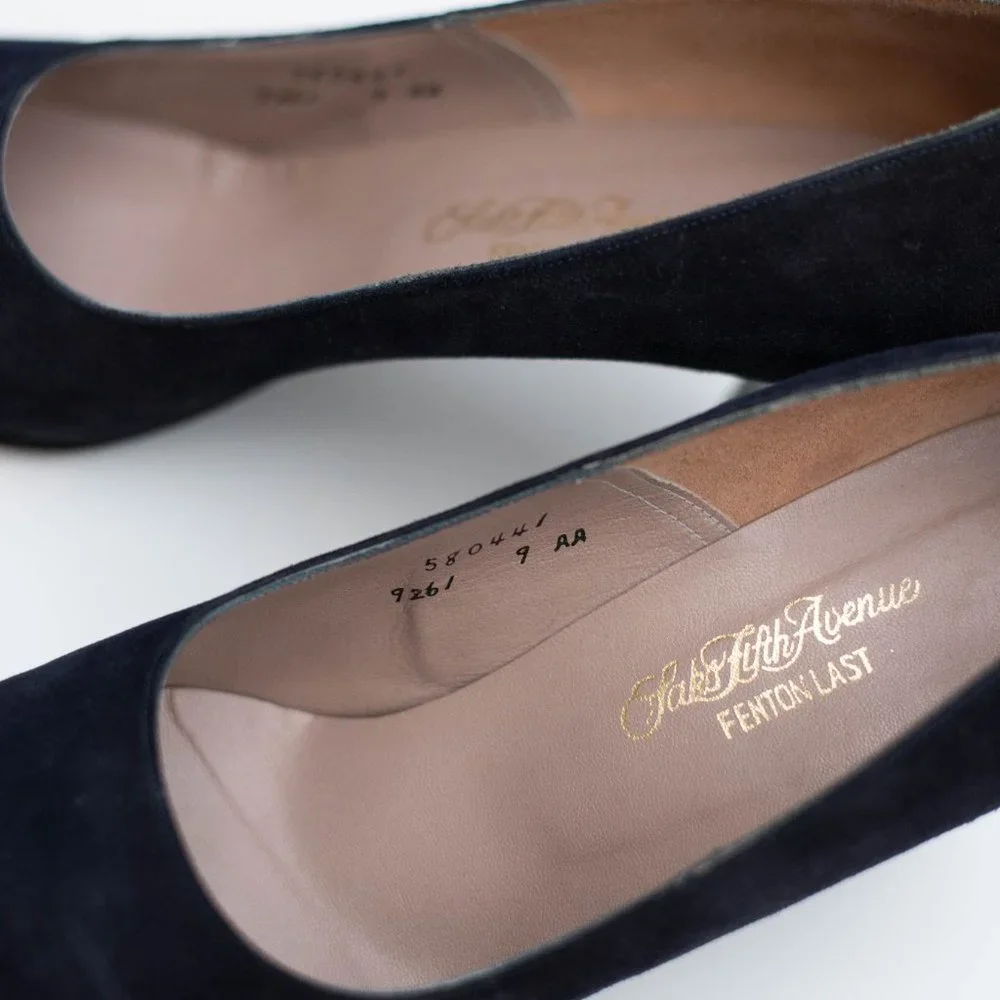 Vtg Saks Fifth Avenue Fenton Last Sued Leather Shoes Sz 9 Narrow Dark Blue Heels